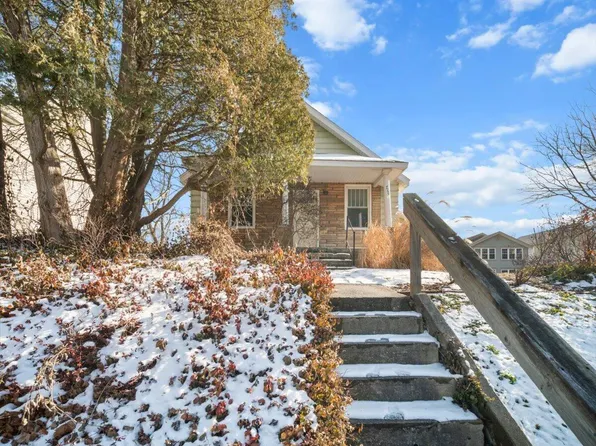 710 Leonard St NE, Grand Rapids, MI 49503