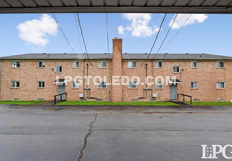 3310 Arlington Ave #8 — Photo 19