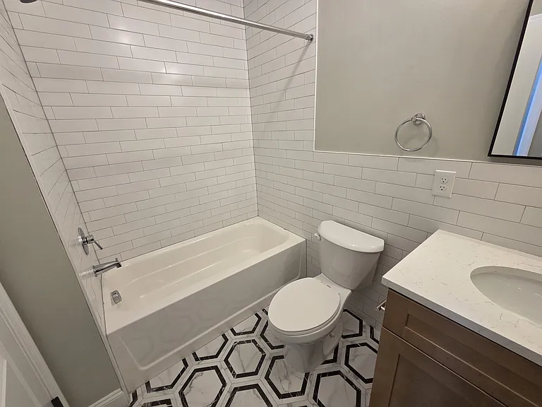 154 Oliver St #2 — Photo 16