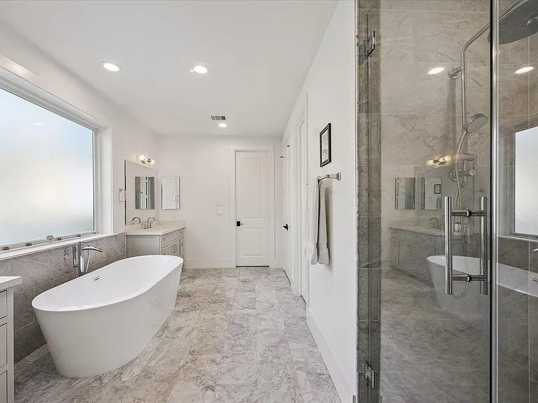 3020 University Blvd — Photo 14