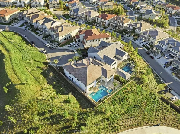 20454 W Albion Way, Northridge, CA 91326