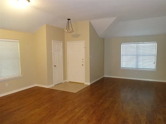 4848 Carrotwood Dr — Photo 7