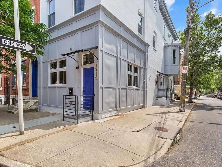 1916 Poplar St #1N — Photo 2