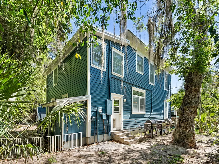 516 NE 2nd St — Photo 41