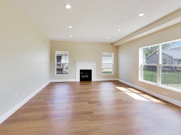 3rd image of 239 Parker Ave