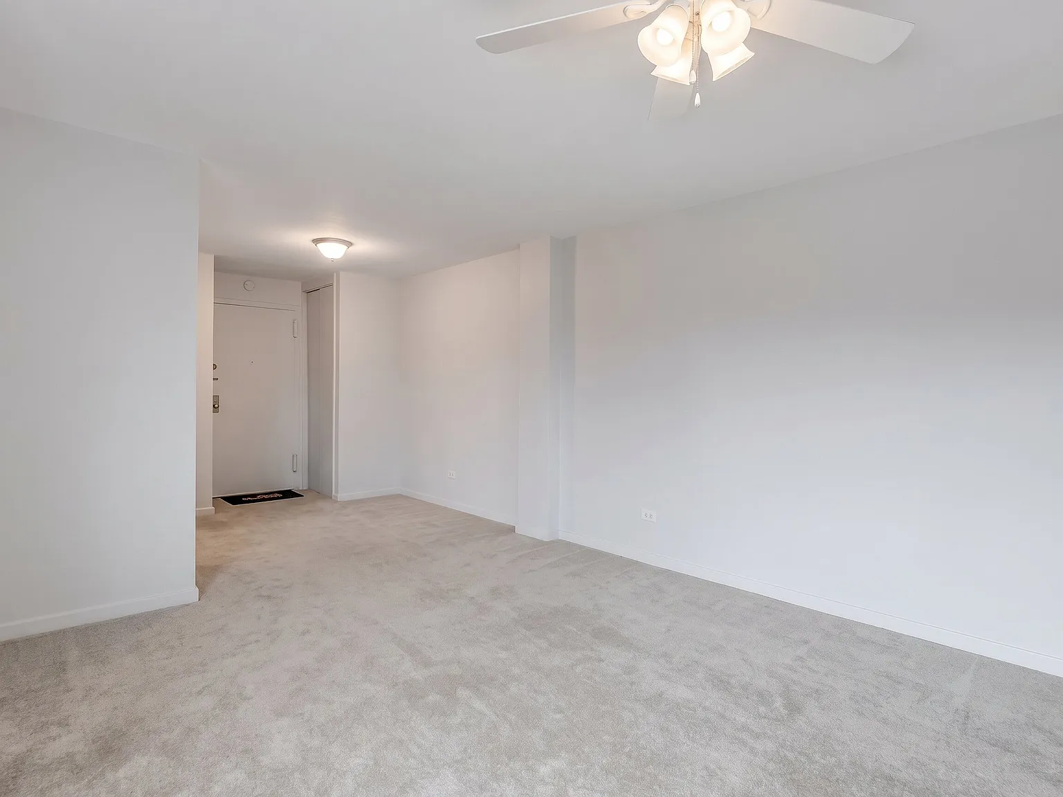 2 bed, 815 sqft, $2,350 — Photo 3