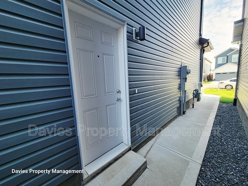 Cy Becker — Photo 2