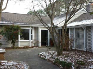 757 Applewood Ln, Great Falls, VA 22066