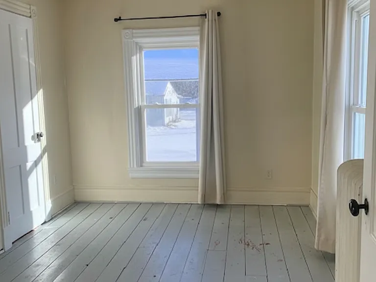 upstairs bedroom 3