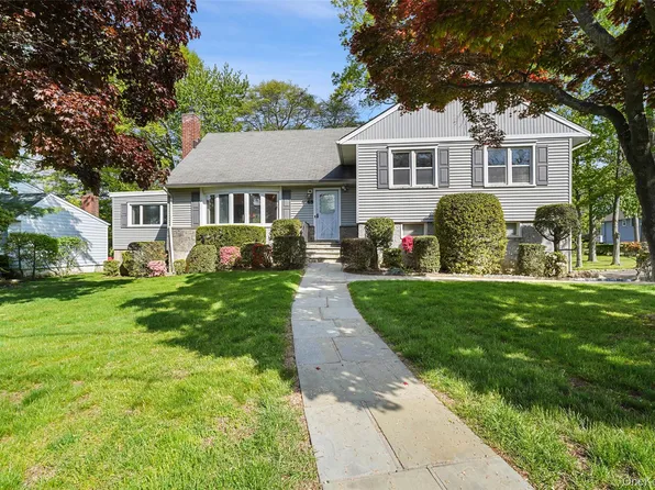 48 Stanton Circle, New Rochelle, NY 10804