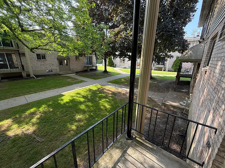 3984 Ridge Lea Rd #B — Photo 7