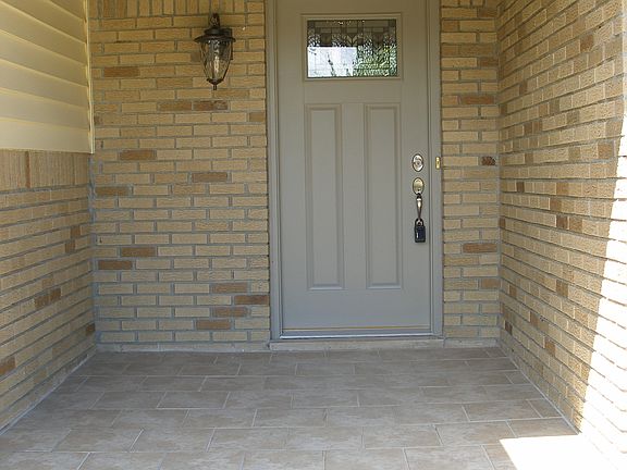 Covered Porch!
