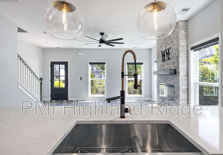 6084 Ivory Ln — Photo 12