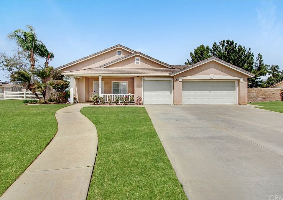1st image of 28820 Dracaea Ave
