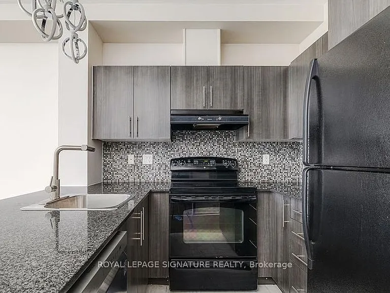 120 Dallimore Cir #926 — Photo 11