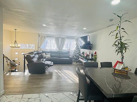 5th image of 12147 Hawaii Dr