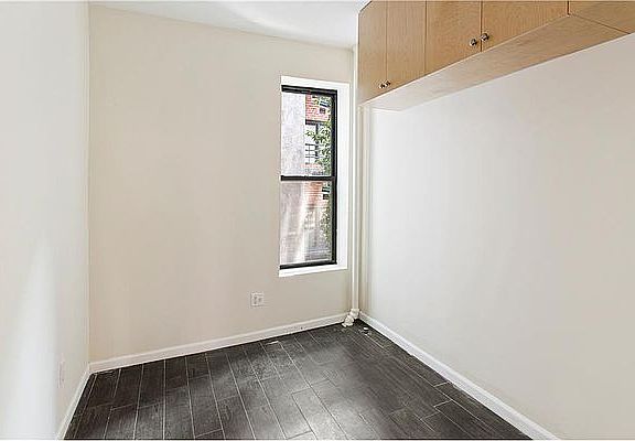 4th image of 30 Cornelia St APT 7