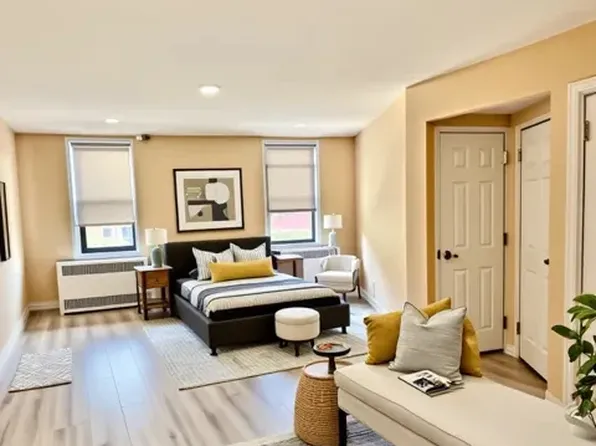 50 Shore Boulevard image 3 of 19