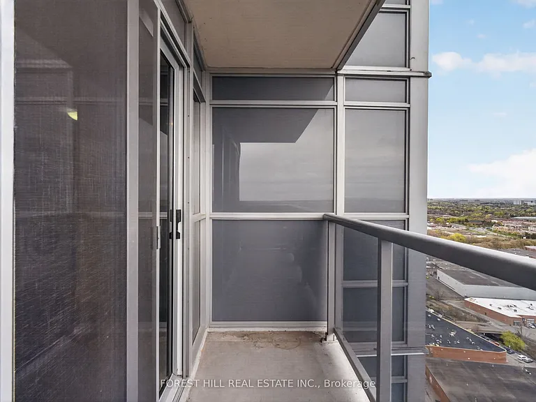135 Village Green Sq #3125 — Photo 31