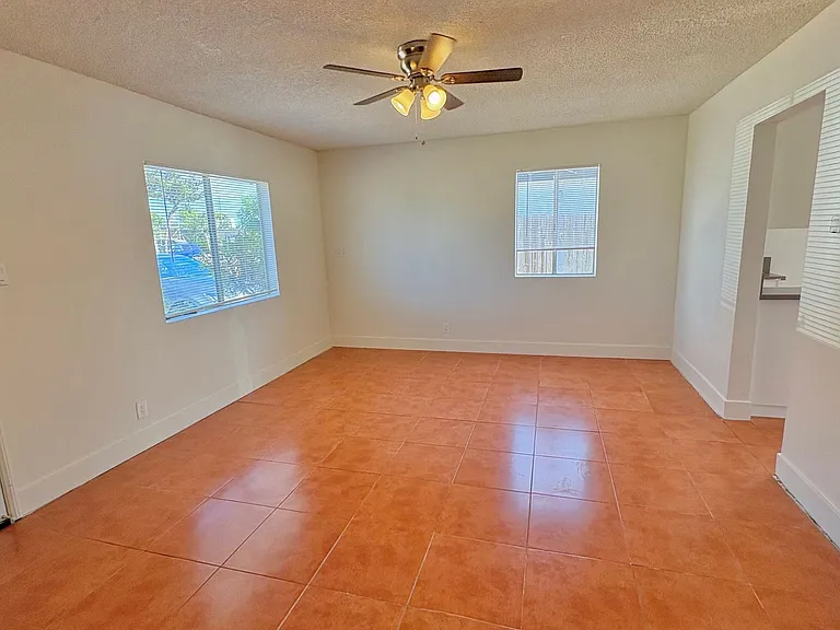 15009 Freeman Ave — Photo 4