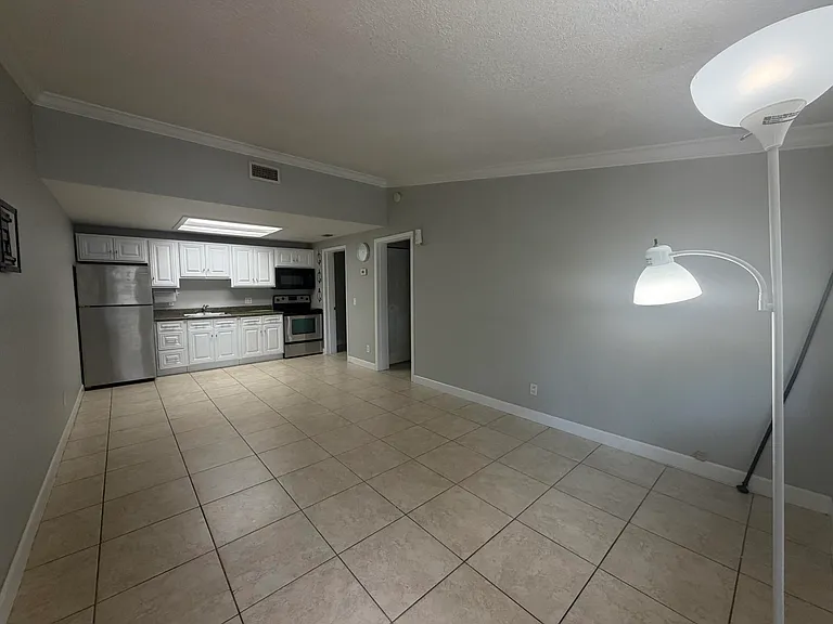7194 Southgate Blvd — Photo 5