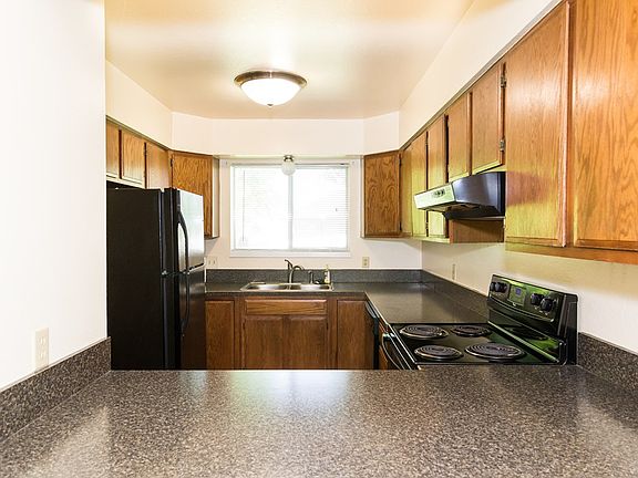 5th image of 1486 S Falcon Dr