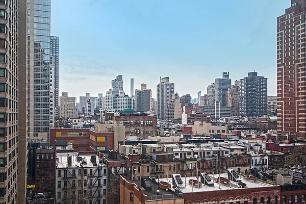 Sold by LG Fairmont Group | media 6