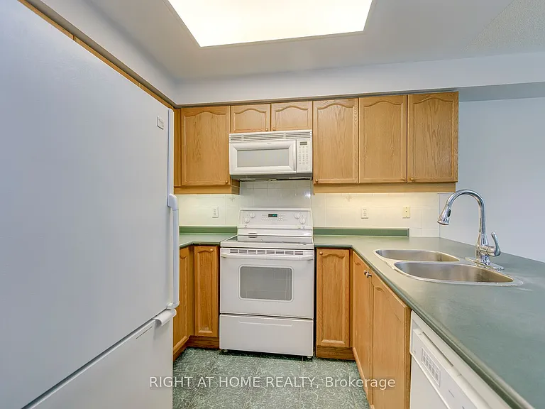 38 Fairview Rd W #38 — Photo 17
