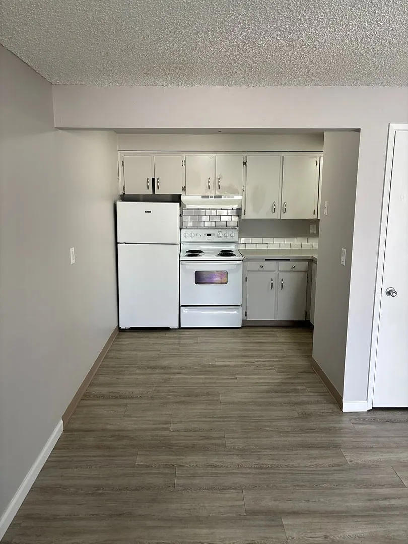 Parkside West — Photo 3