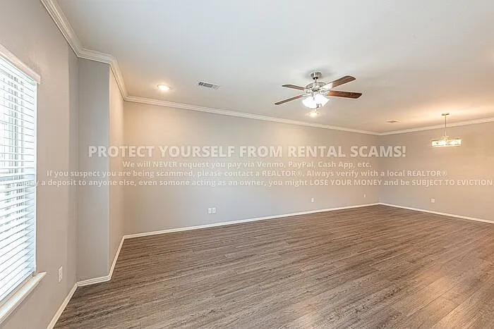 1271 N Corsica Dr — Photo 2