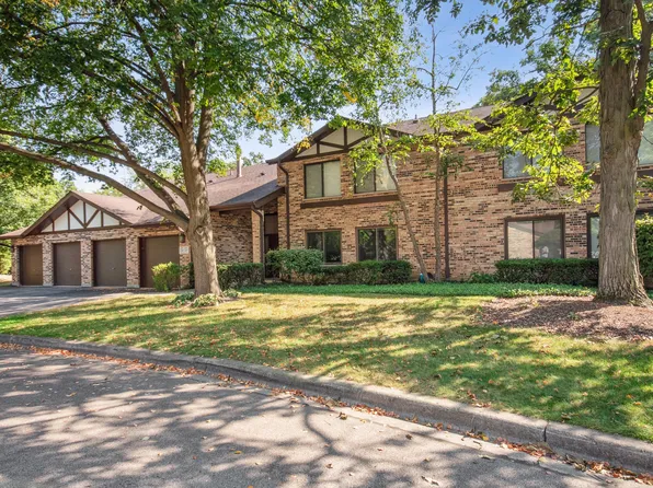 2207 Christian Ln #2-B, Lisle, IL 60532