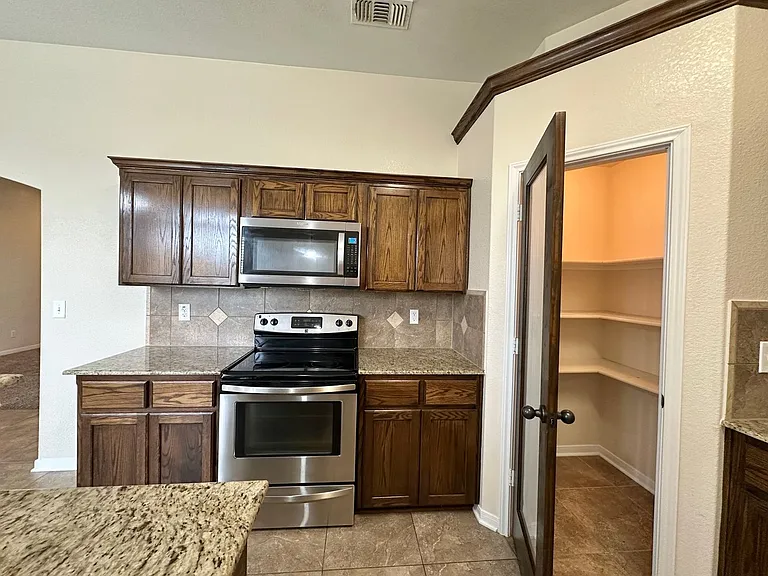 6710 Alvin Dr — Photo 12