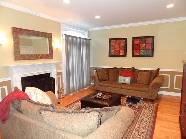 INVITING FAMILY ROOM