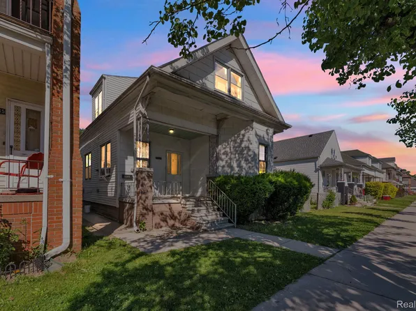11369 Lumpkin St, Hamtramck, MI 48212