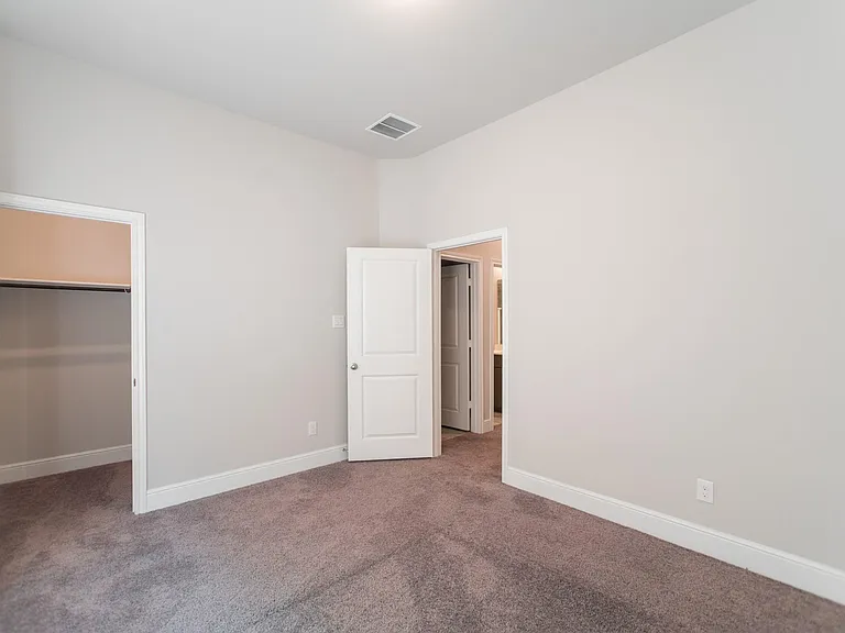 10054 Preserve Way — Photo 30