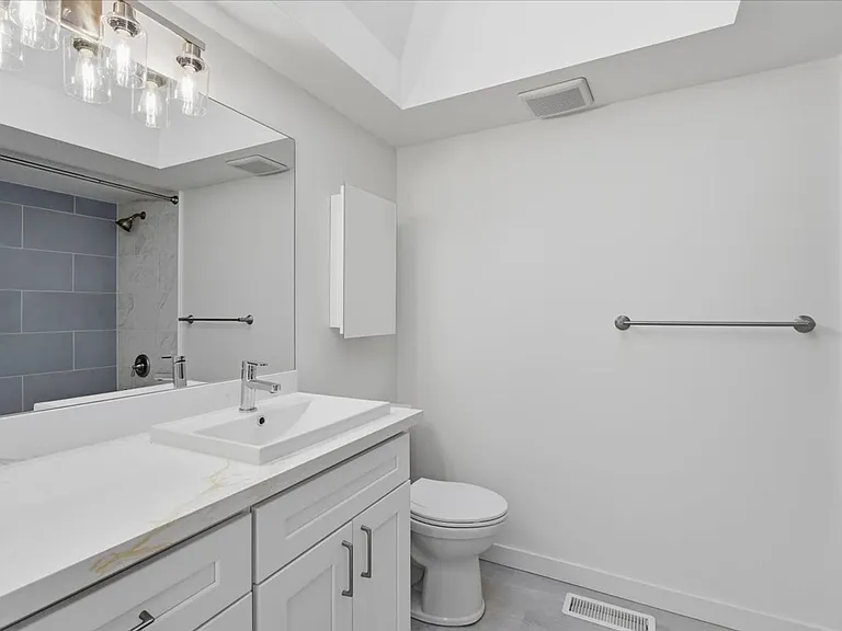 12017 NE 68th Pl — Photo 9