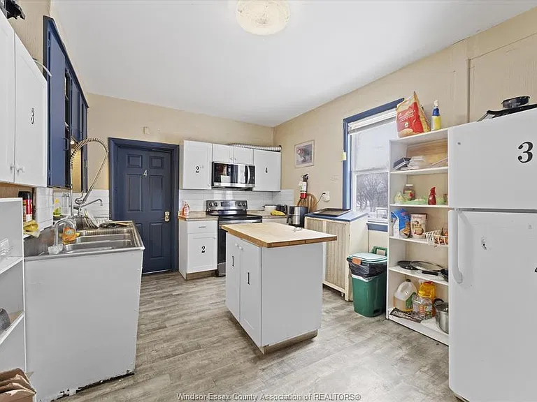 3060 Sandwich St #1 — Photo 4