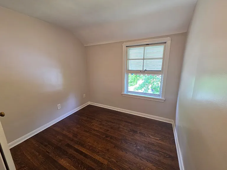 1361 Villa Dr — Photo 12