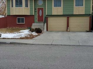 824 Coachman Dr, Idaho Falls, ID 83402