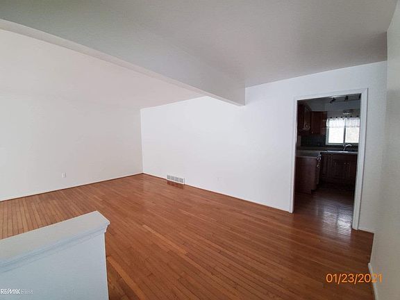 3rd image of 6651 Guildford Dr