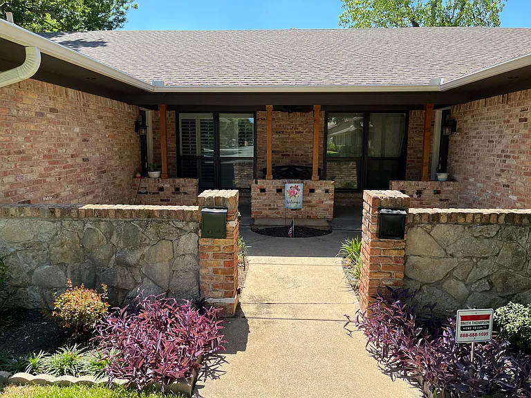 Front Patio (duplex)