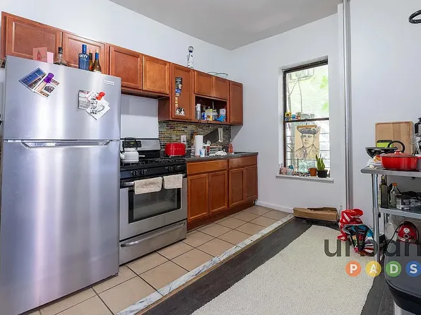 187 Rochester Avenue image 1 of 7