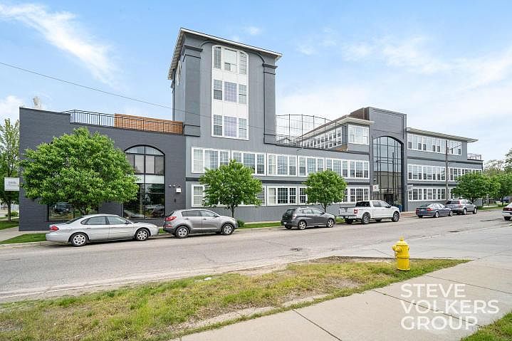 1st image of 600 7th St NW #17