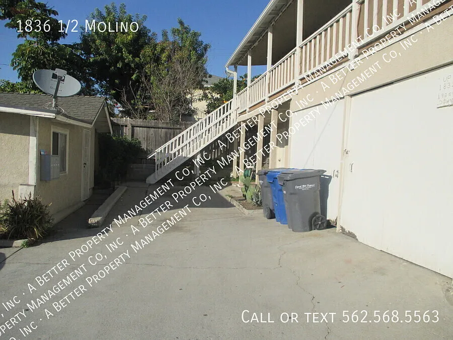 Back 1 bedroom apartment w/Updated Counters and Plank Flooring! — Photo 2