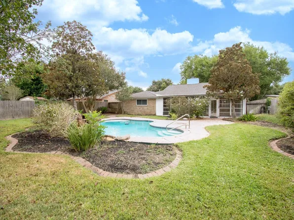2507 Sage Brush Ln, Sugar Land, TX 77479