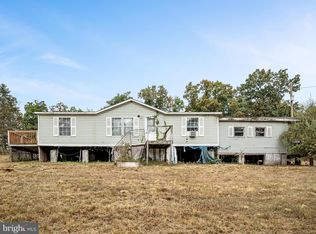 295 Wesley Chapel Ln, Cross Junction, VA 22625