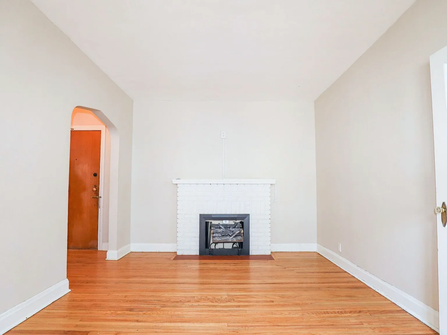 24 Stradbrook Ave — Photo 4