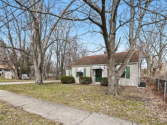 3rd image of 2820 Reo Rd