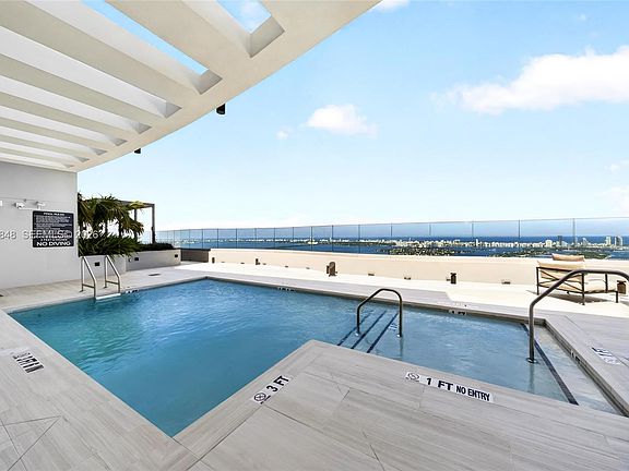3rd image of 1400 Biscayne Blvd #705