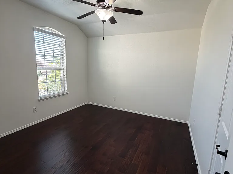 11808 Kurth Dr — Photo 17